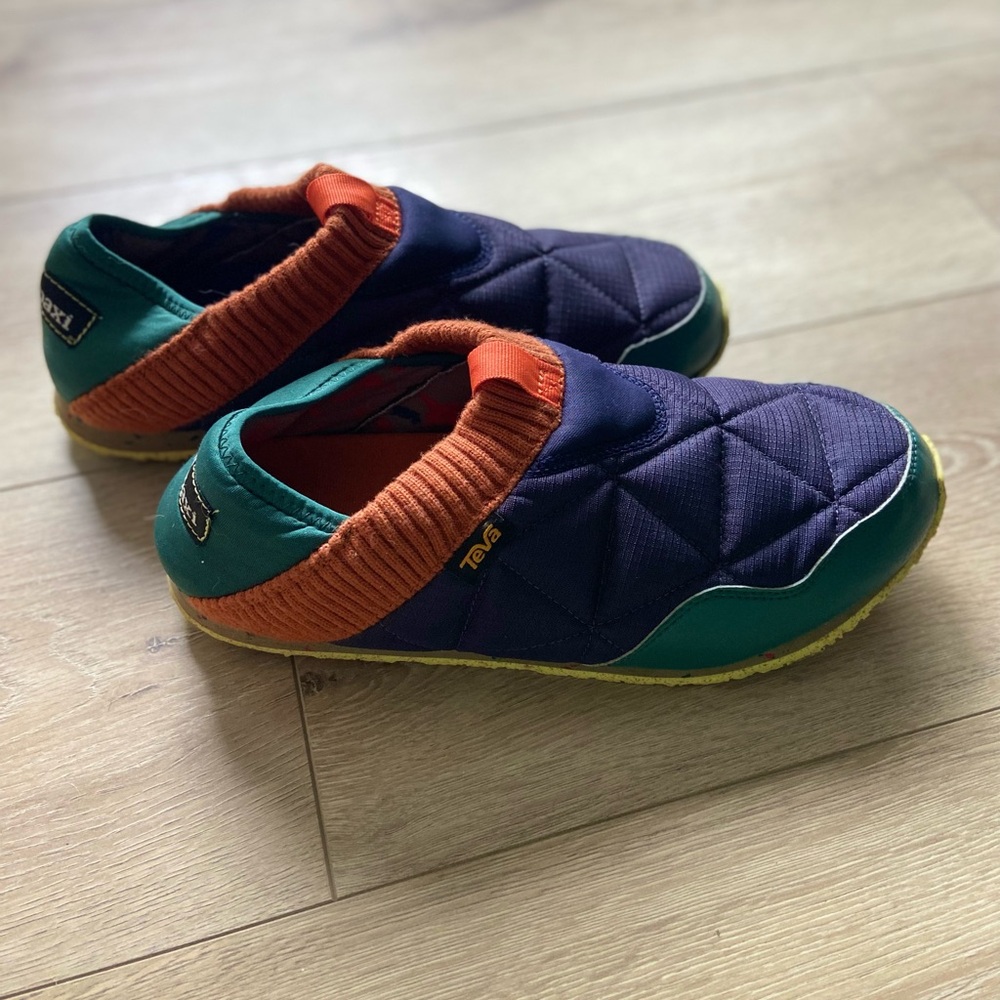 MENS COTOPAXI TEVA MOCCASIN!
